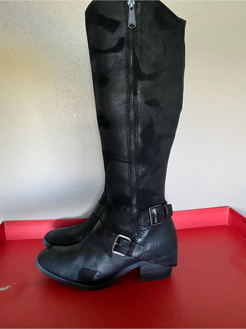$398 Donald L Pliner black leather boots 8.5